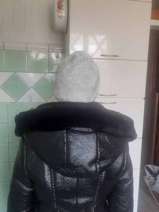 Пальто хутряне  зимове,  розмір S.