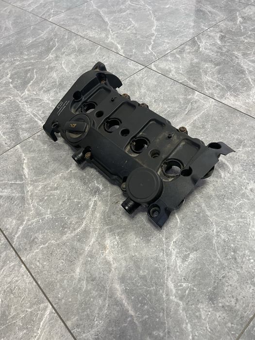 06F103469D VAG Крышка клапанная Volkswagen Jetta 2.0FSi