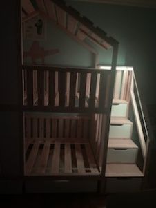 Łóżko piętrowe domek drewniane +kolor + LED RGB