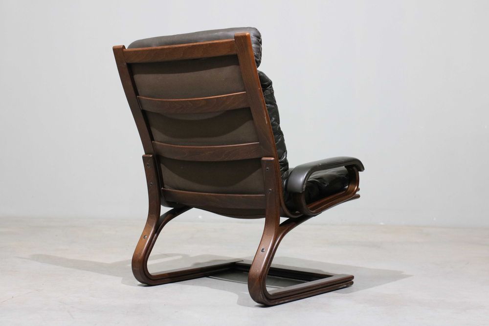 Poltrona Oddvin Rykken em couro | Furniture Design