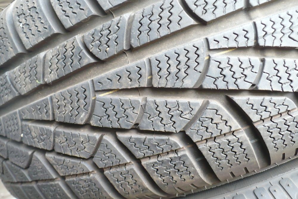 Opony Pirelli Sottozero 195/55R16 87H Zima 7 mm Komplet