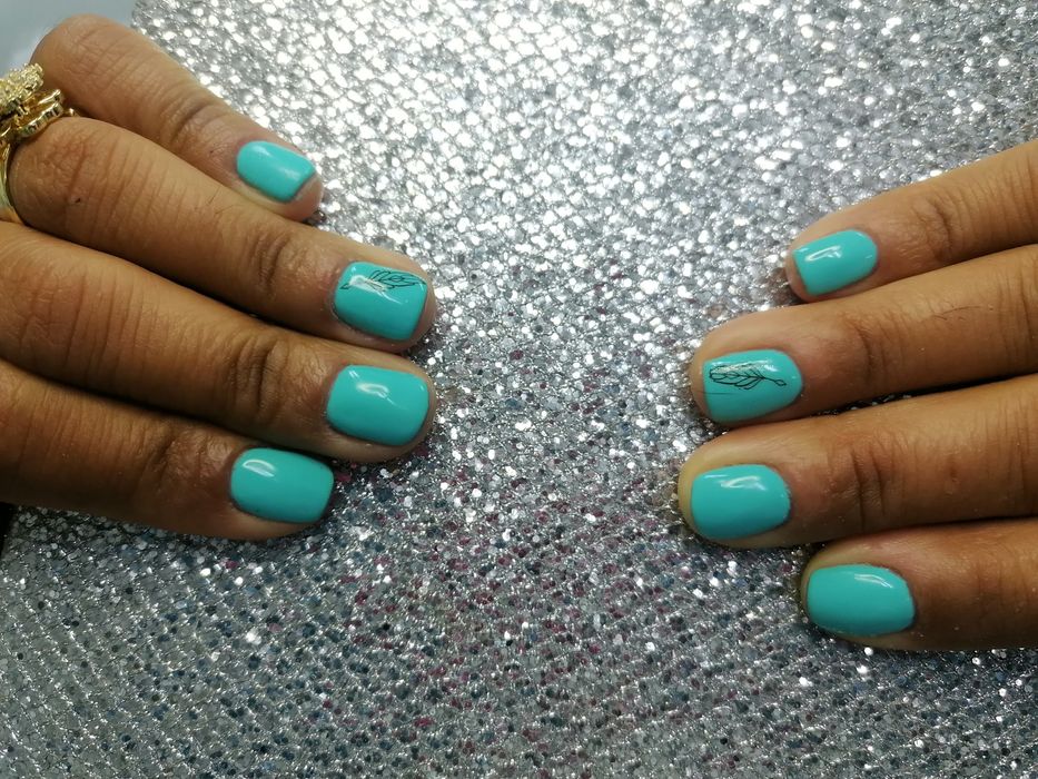 Nails. Manicure. Pedicire. Gel. Também ao domicilio.