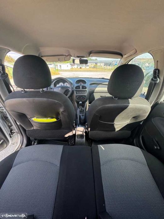 Peugeot 206 1.1 com Ar Condicionado e IUC e inspeção em dia