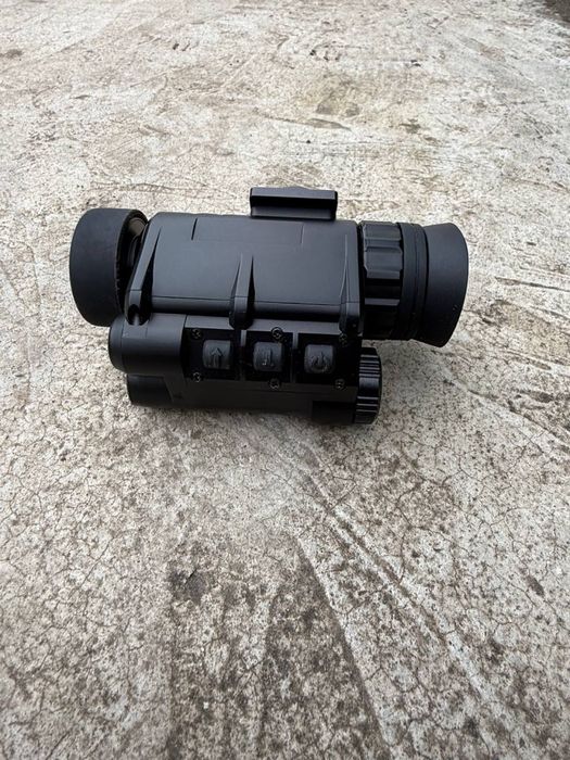 Прилад нічного бачення NVG30 Night Vision з кріпленням на шолом