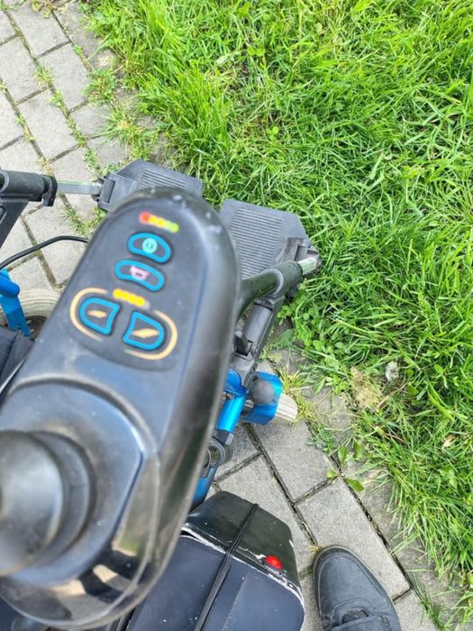 Wózek inwalidzki elektryczny