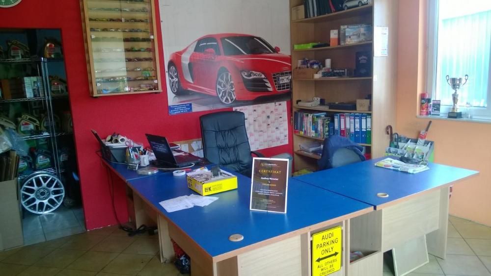 Olej silnikowy Motul 5W30 wymiana Świdnik