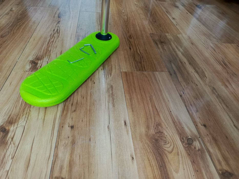 Hulajnoga na trampolinę