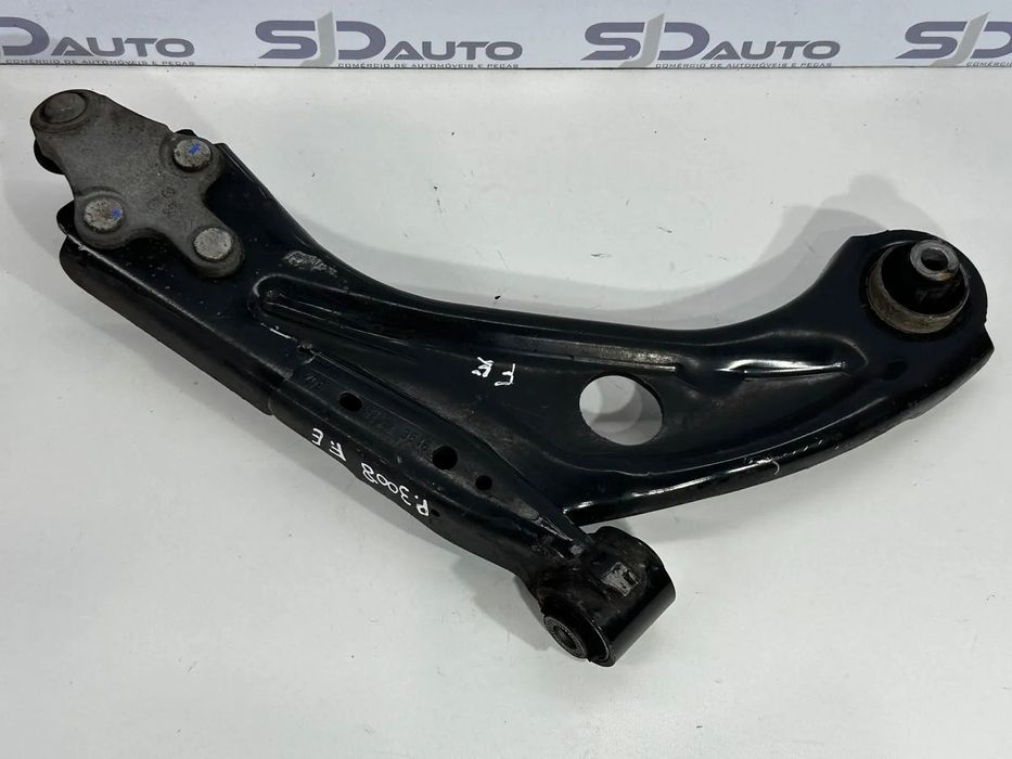 Braço Suspensão Frente Direito / Esquerdo - Peugeot 3008 II (2017)