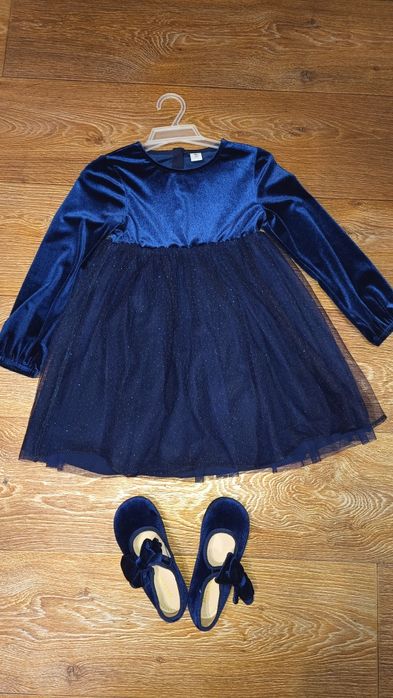 Продам 2 платтячка + туфлі