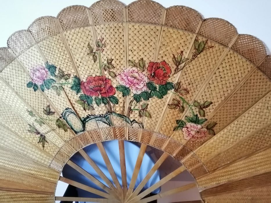 Decorative fan, painted wood Open + 1 meter64586012405122121