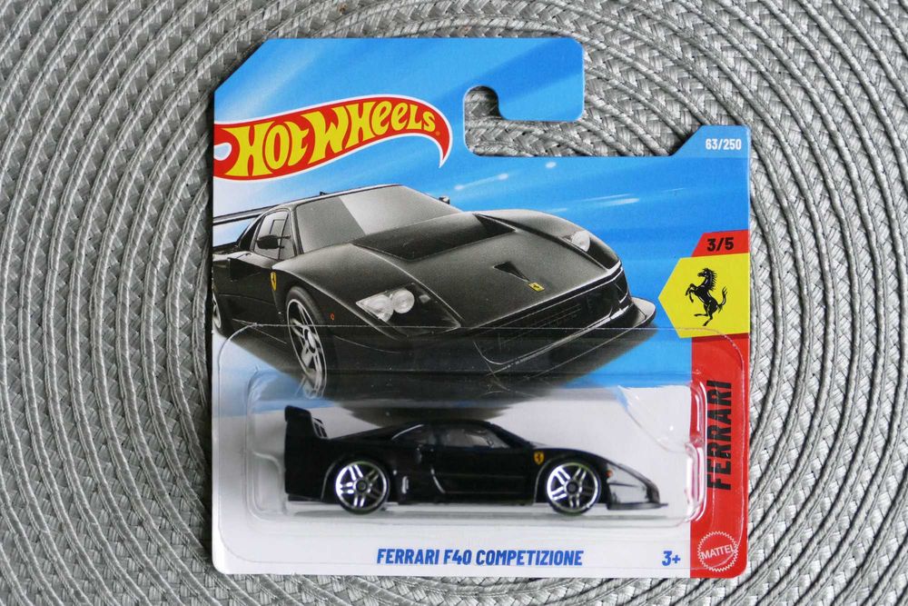 Hot Wheels autko "Resorak" FERRARI F40 COMPETIZIONE* edycja 2026r.