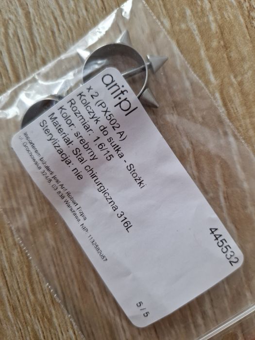 Kolczyki do sutków. Nowe kółka z kolcami