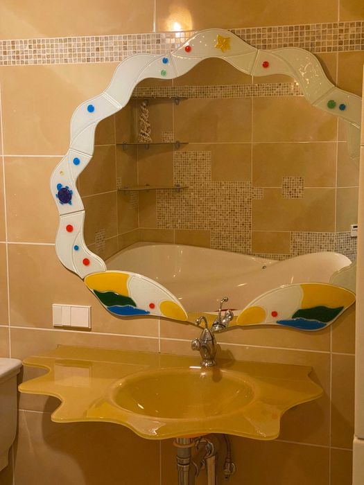 Дизайнерське дзеркало зеркало, рукомийник, змішувач Gessi, умивальник