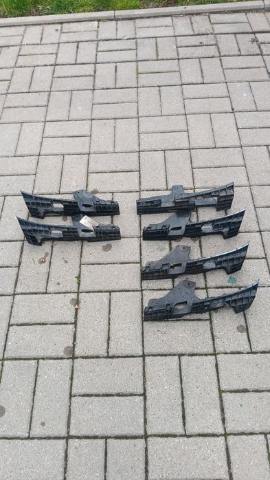 Ślizg pod lampę do Lexusa IS 220 250