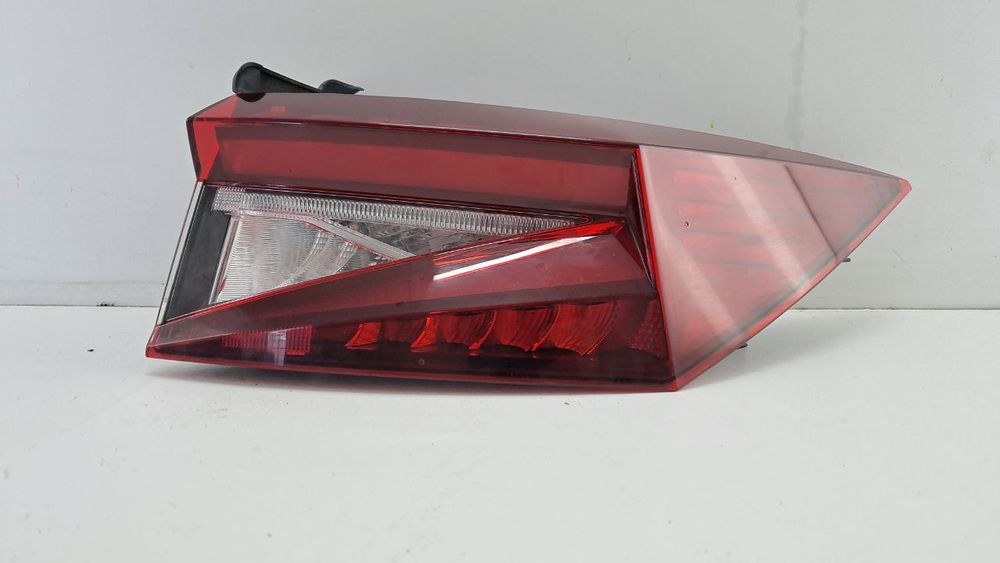 Фонарь задний правый стоп Skoda Enyaq 2022 5LA945208