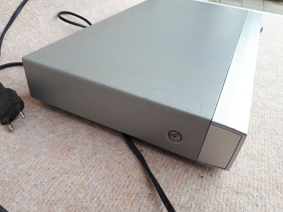 Odtwarzacz CD/DVD Sony DVP-NS305