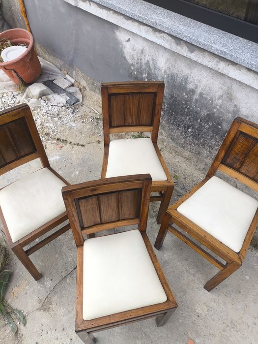 Conjunto de 4 cadeiras vintage em madeira maciça