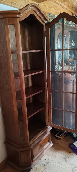 Witryna w stylu rustykalnym na sprzedaż