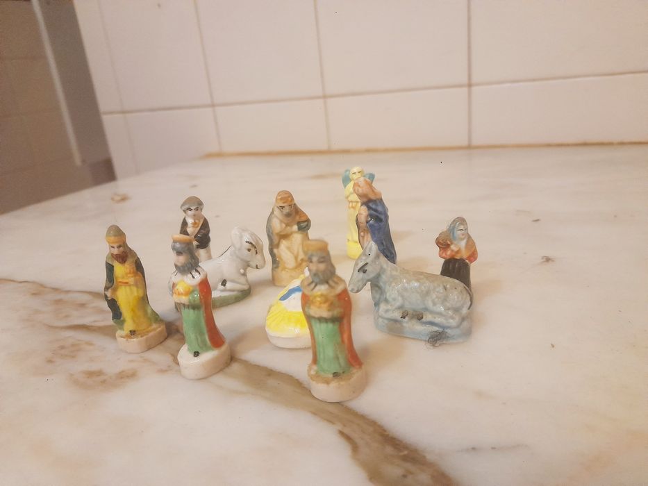 Conjunto de Figuras de Presépio Vintage em Miniatura