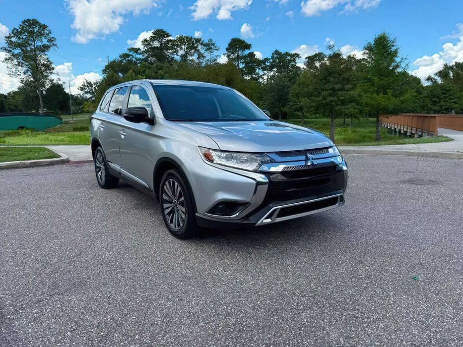 Mitsubishi Outlander ES 2.4      2020