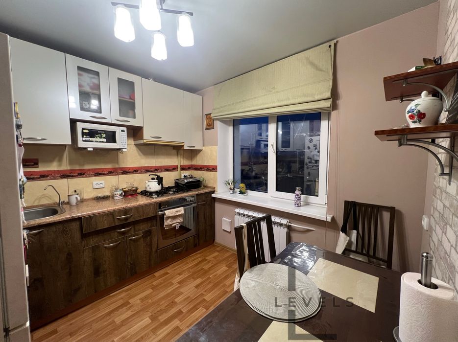 Продам 2к квартиру чешка 55м2 на Тополе-3 / Запорожское шоссе / Метро