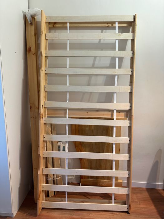 Cama dobrável em gaveta