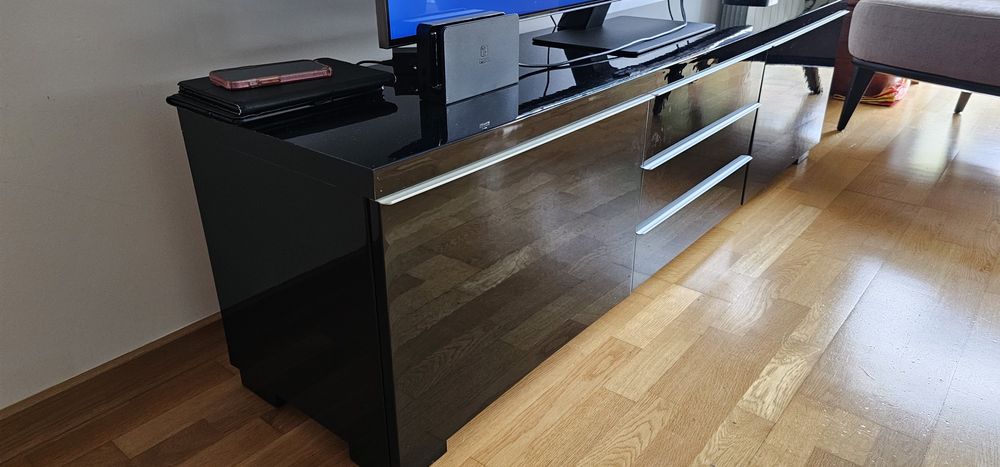 Móvel tv IKEA Besta Burs preto brilhante
Marca ikea 
Modelo besta burs