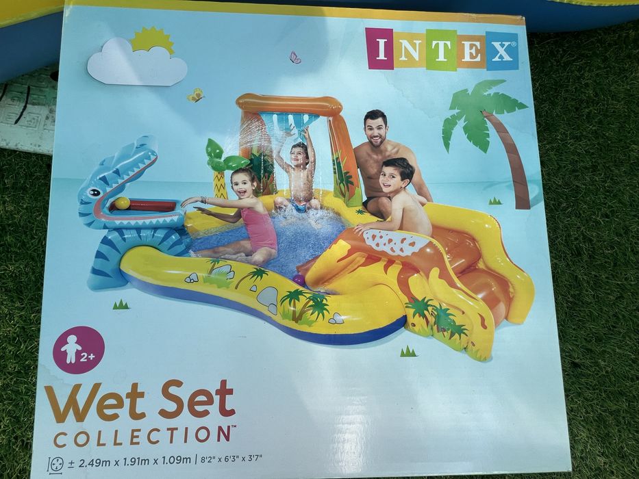 Надувний ігровий цетр Динозаври Intex (басейн 216 л, гірка, водоспад)249х191х109 см