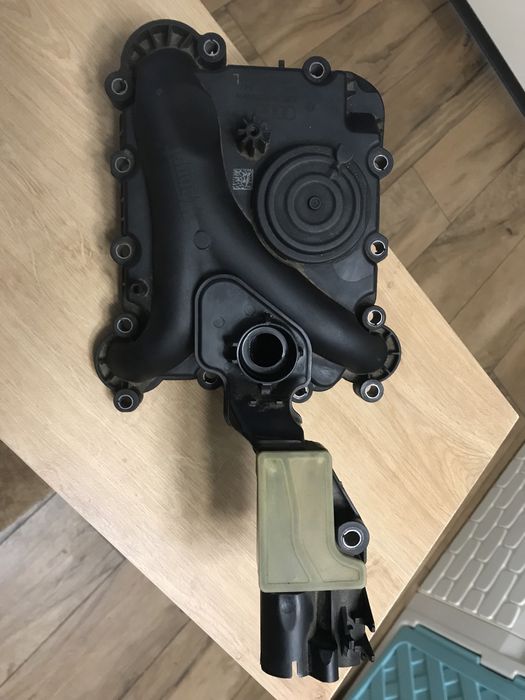 06e103547 VAG клапан картерних газів