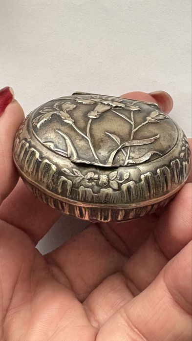 Srebrne puzderko - secesja