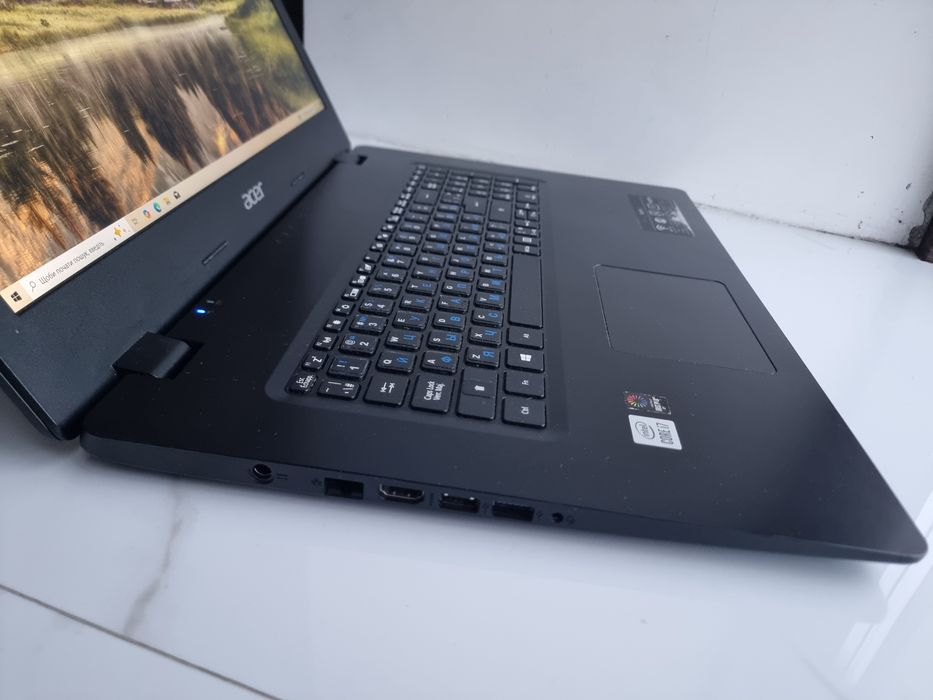 ACER 17.3 / Core i7-1065G7 / Iris Plus / SSD 256gb