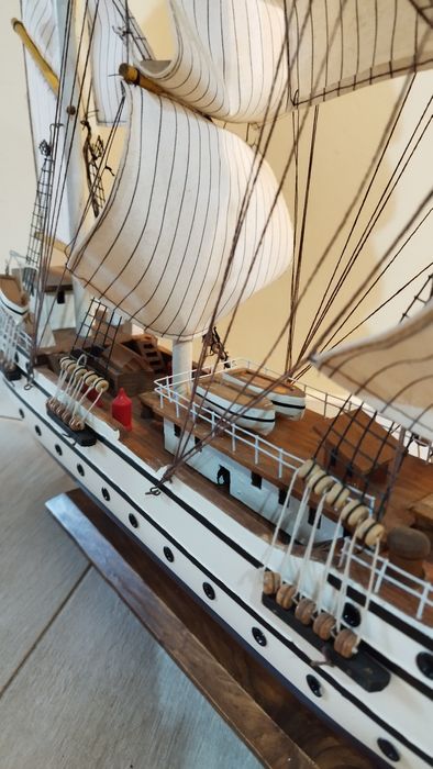 Barco de madeira de decoração