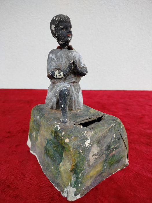 Stara przedwojenna skarbonka koscielna murzynek kiwajacy główka