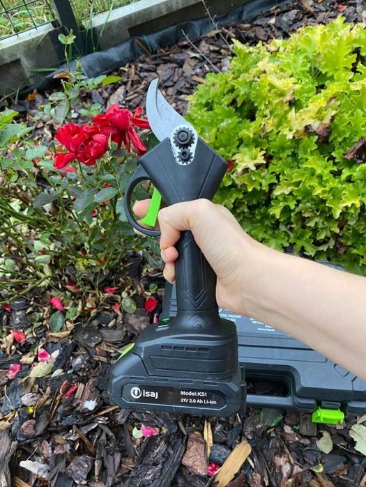 Sekator akumulatorowy do gałęzi ogrodowy elektryczny nożyce