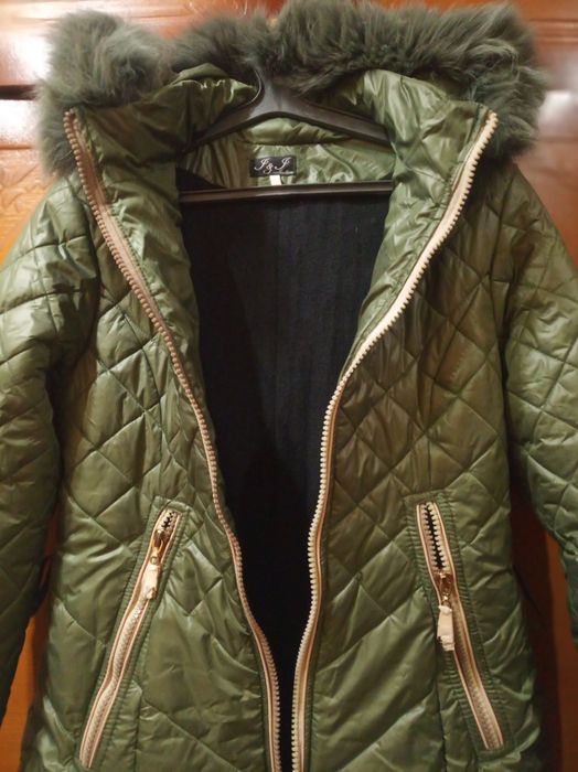 Курточка новая зимняя теплая
