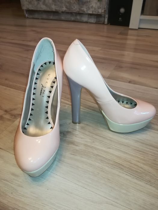 Pantofelki Centro 37