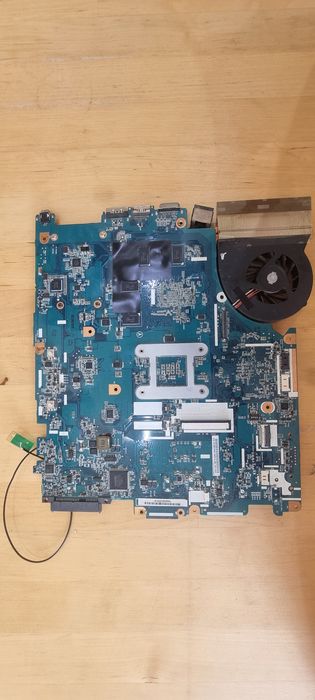 Płyta główna Sony VAIO VPCF13M1E MBX-235 M932 GT425M + chłodzenie