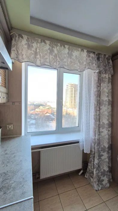 Продам гарну трикімнатну квартиру р-н Шкільний.