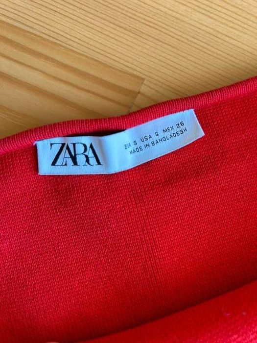 Top ombro a ombro vermelho Zara