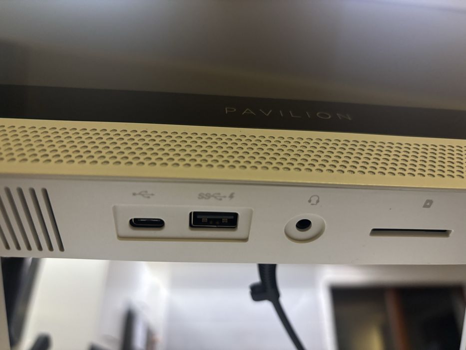 komputer hp all-in-one 24” i5 8Gb 1Tb