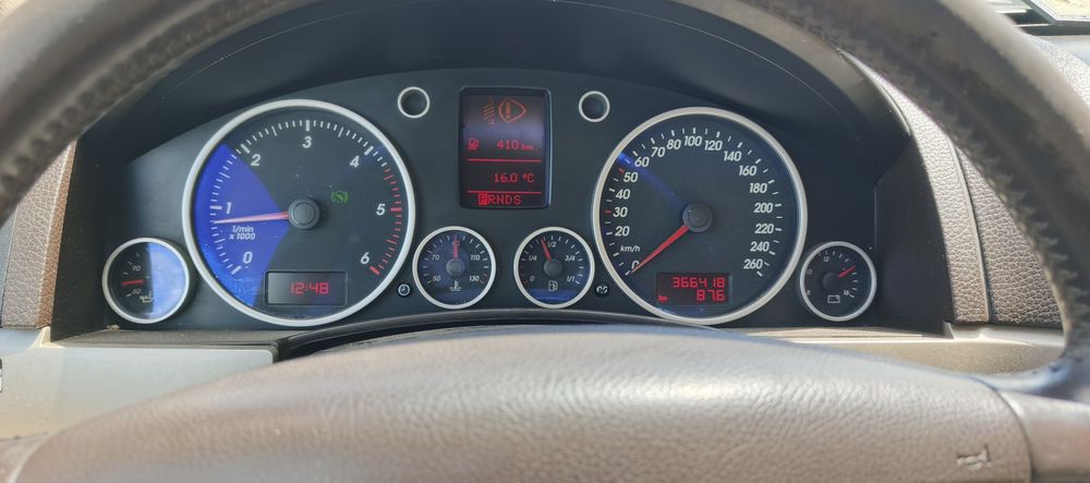 Продам машину Volkwagen 2.5 TD