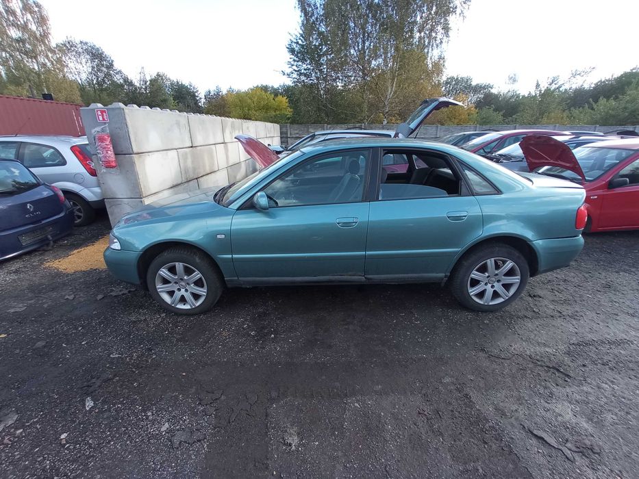 Aaudi A4 B5 2000r 1.8 NA CZĘŚCI