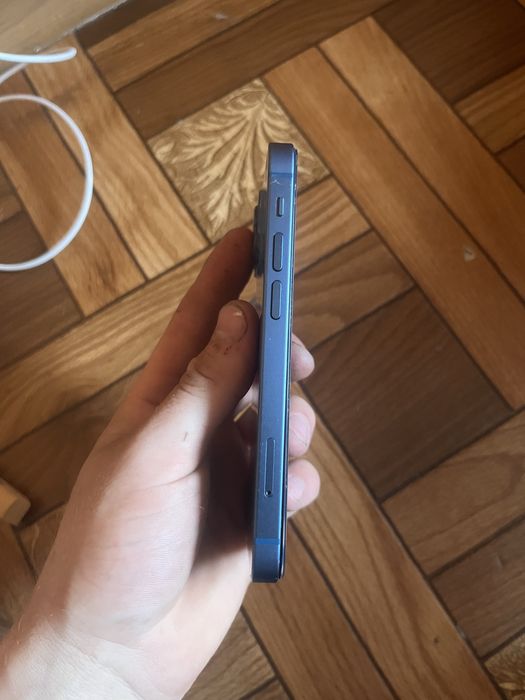 IPhone 13 mini продам на запчастини