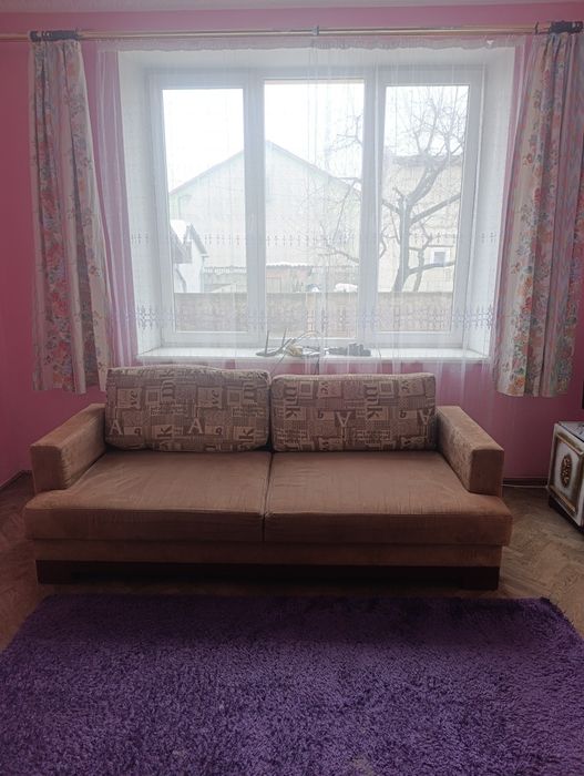 Шоколадний диван і два крісла