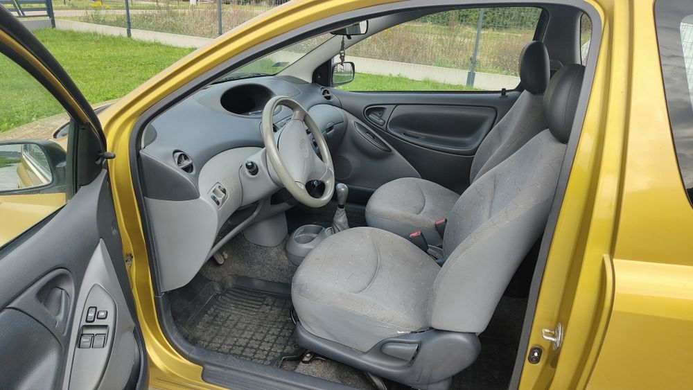 Toyota Yaris 1.0 benzyna 5l/100