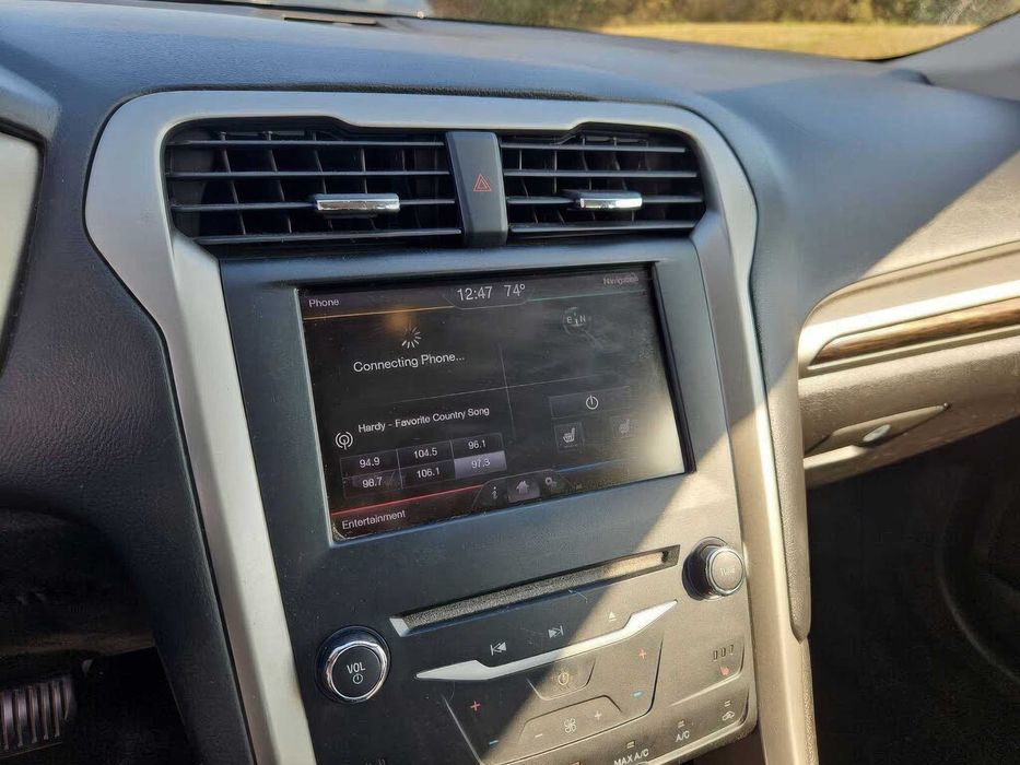 Ford Fusion      2013