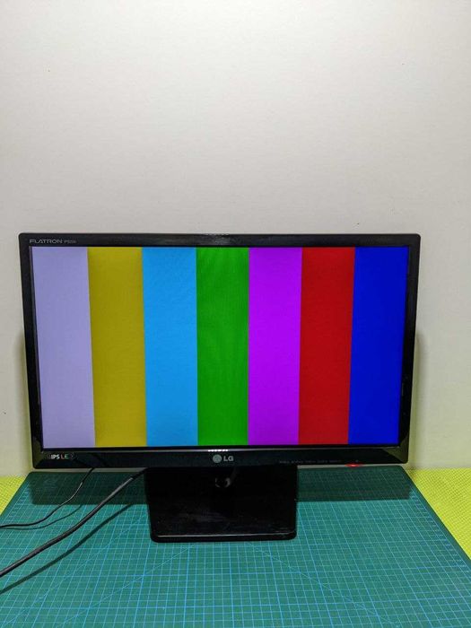 Мониторы 22" DVI/VGA Количество!