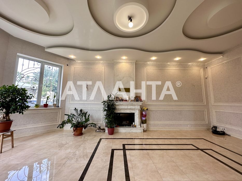 3-уровневый дом с ремонтом на 5.5 сотках на Фонтане