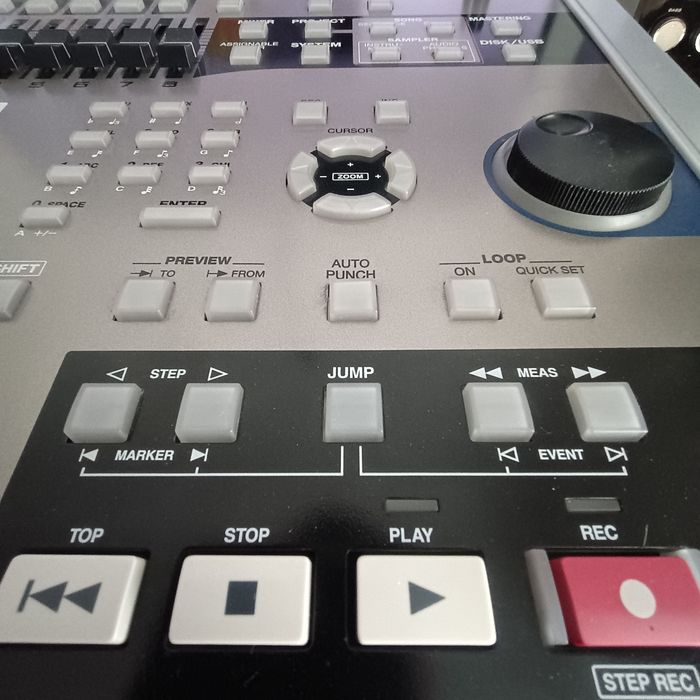 Beat maszyna Roland MV- 8000