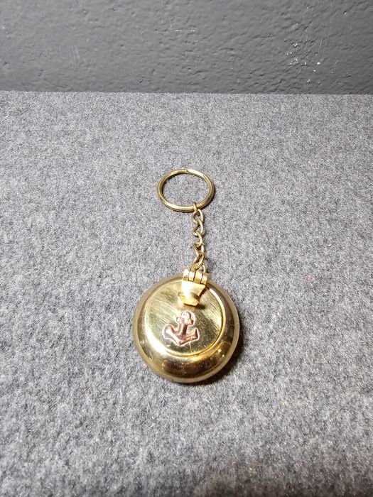 Brelok mini mosiężna popielniczka